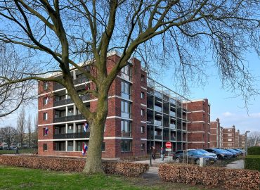 Oplevering eerste H-flat